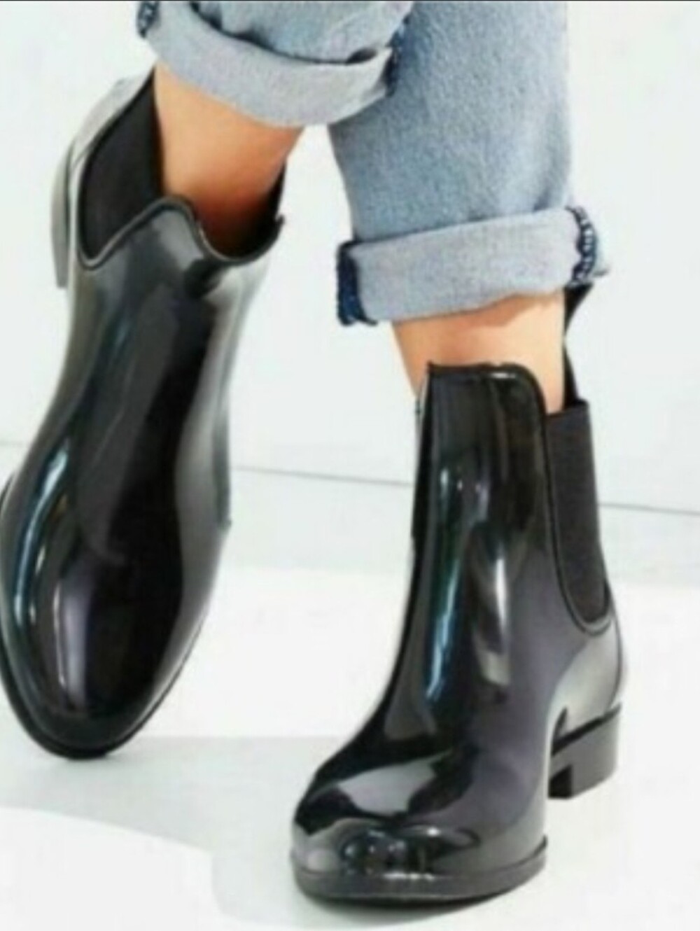 Sam Edelman Black Glossy Chelsea Rain Booties Size 7